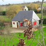 La Commere: Dans Un Cadre Champetre * Plasnes