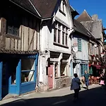La Commere: Dans Un Cadre Champetre *
