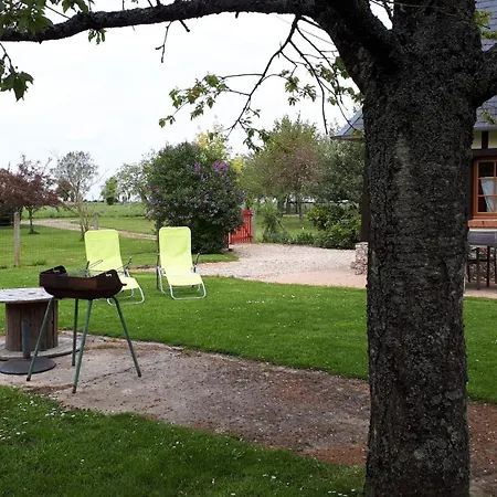 Holiday home La Commere: Dans Un Cadre Champetre Plasnes